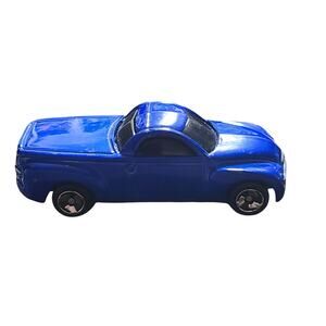 Maisto Die-cast 1:64 2000 Chevrolet SSR Concept. Blue. Good Used Condition 